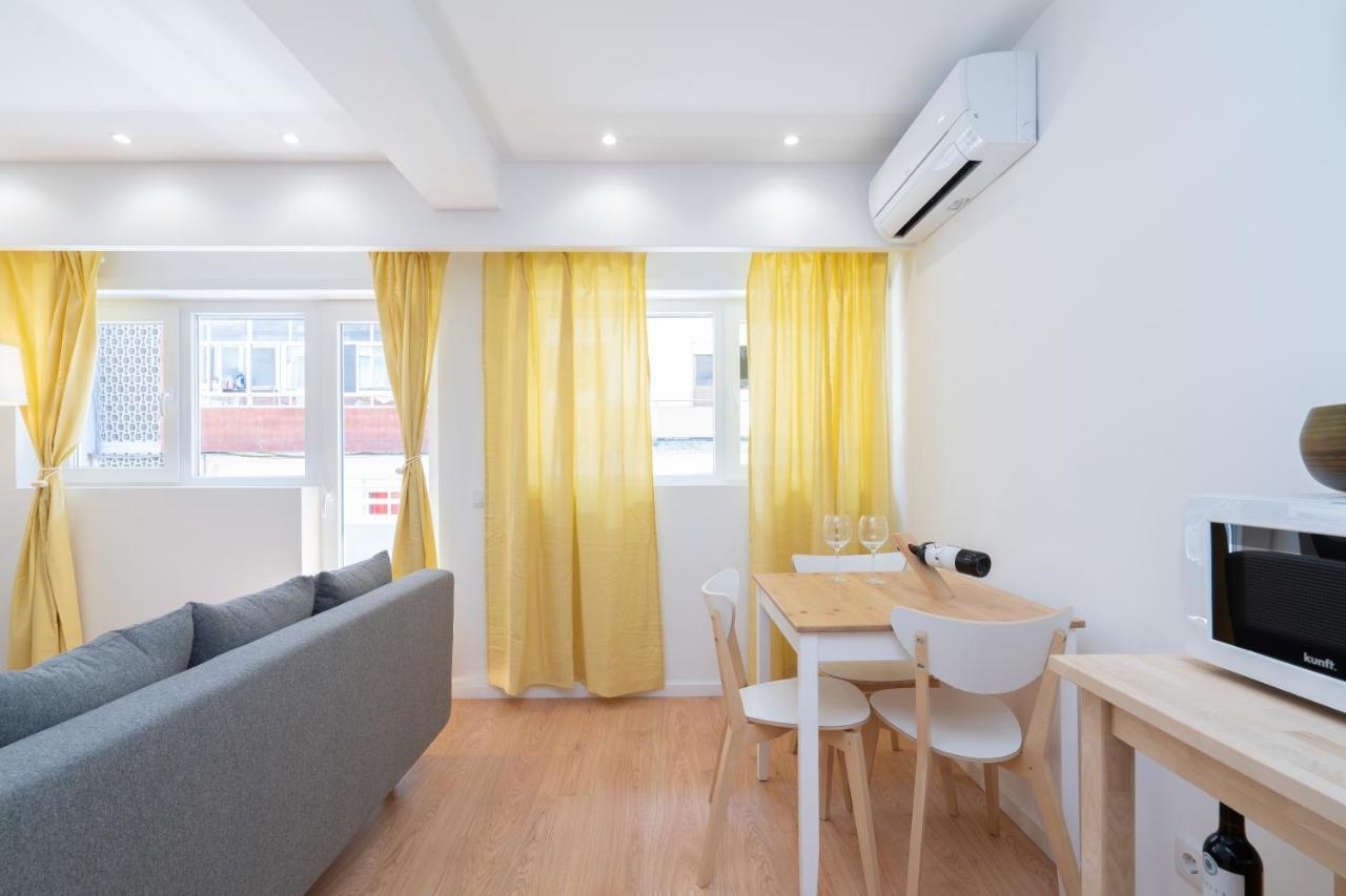 Sweet Sunny Flat W/ Balcony - Gaia Appartamento Vila Nova de Gaia Esterno foto