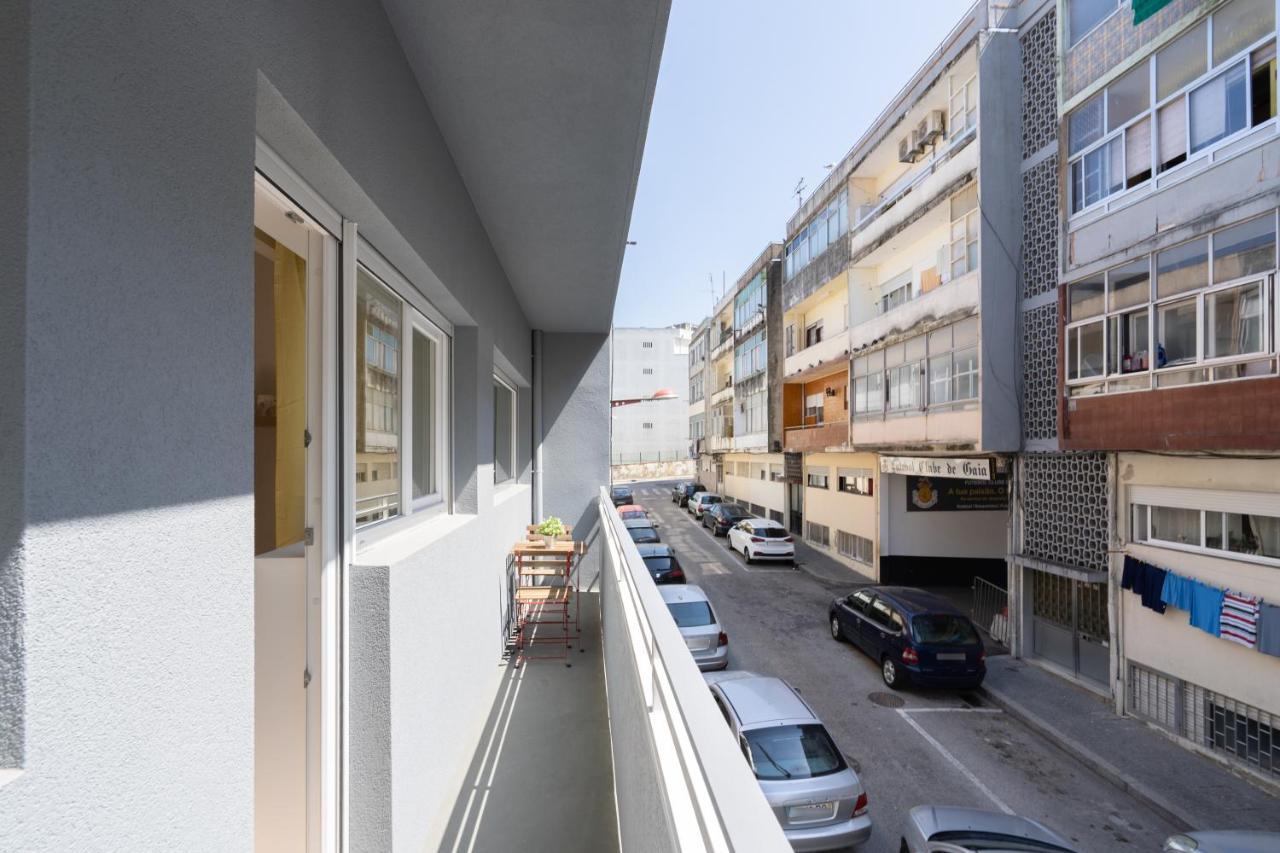 Sweet Sunny Flat W/ Balcony - Gaia Appartamento Vila Nova de Gaia Esterno foto