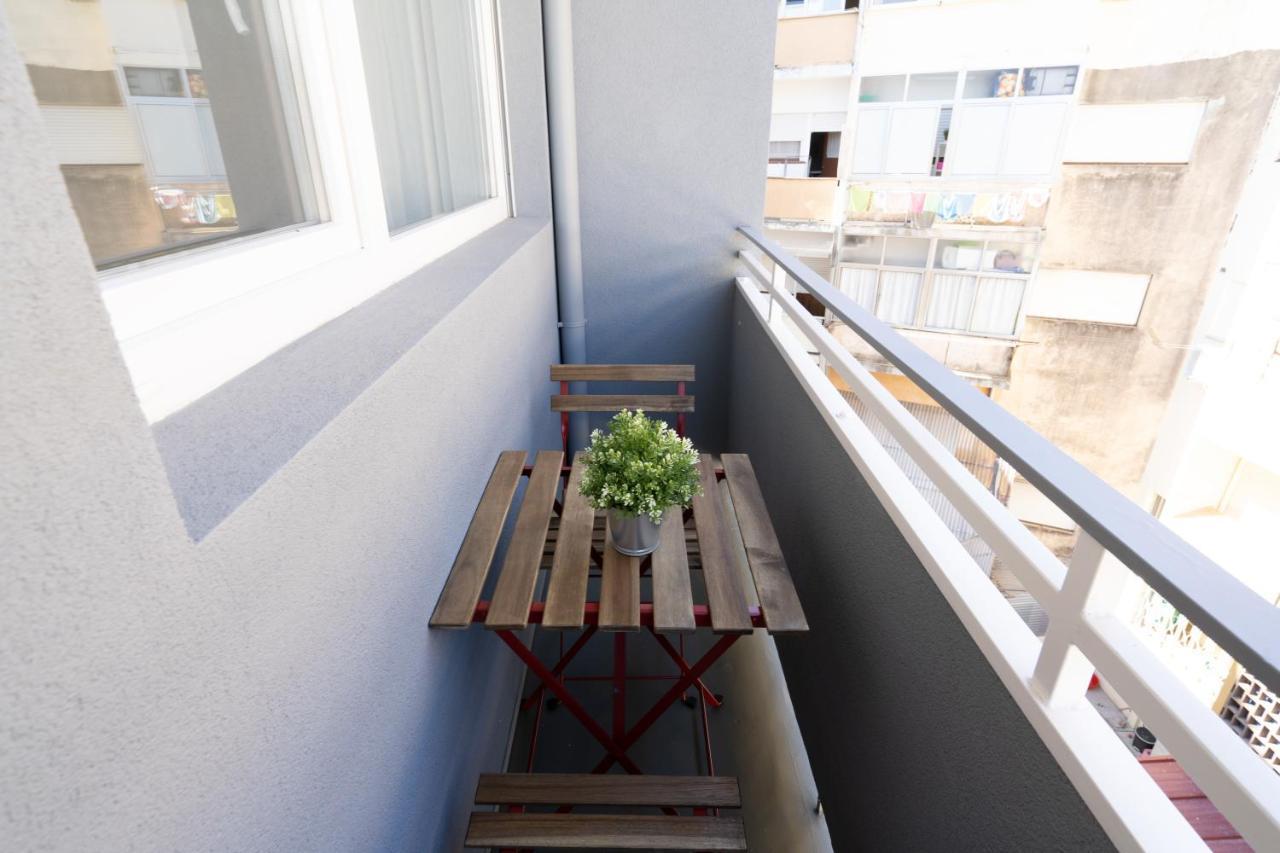 Sweet Sunny Flat W/ Balcony - Gaia Appartamento Vila Nova de Gaia Esterno foto