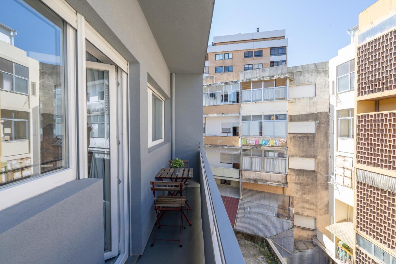 Sweet Sunny Flat W/ Balcony - Gaia Appartamento Vila Nova de Gaia Esterno foto